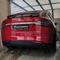 Tesla Model X на ВИП эвакуаторе, вид сзади - RaceExpress, Тюмень
